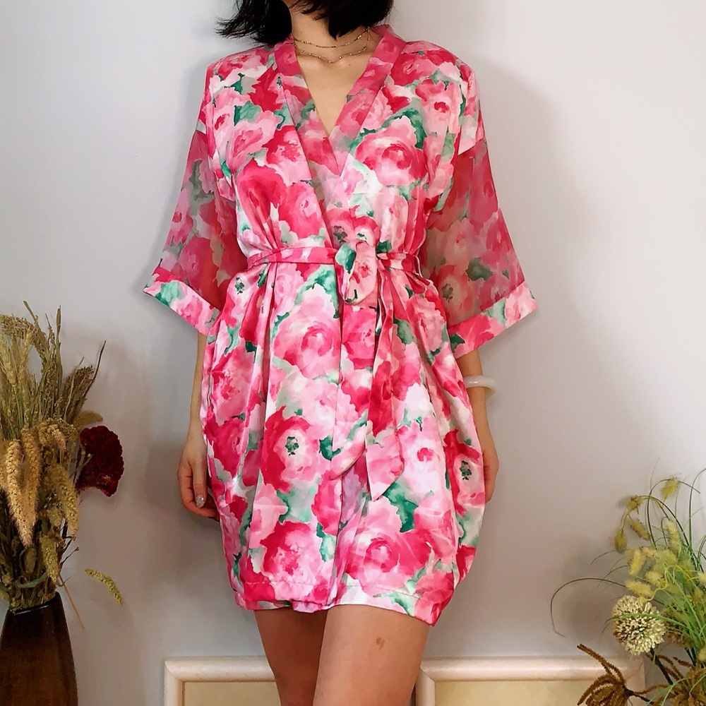 Vintage Satin Floral Print Robe in Medium